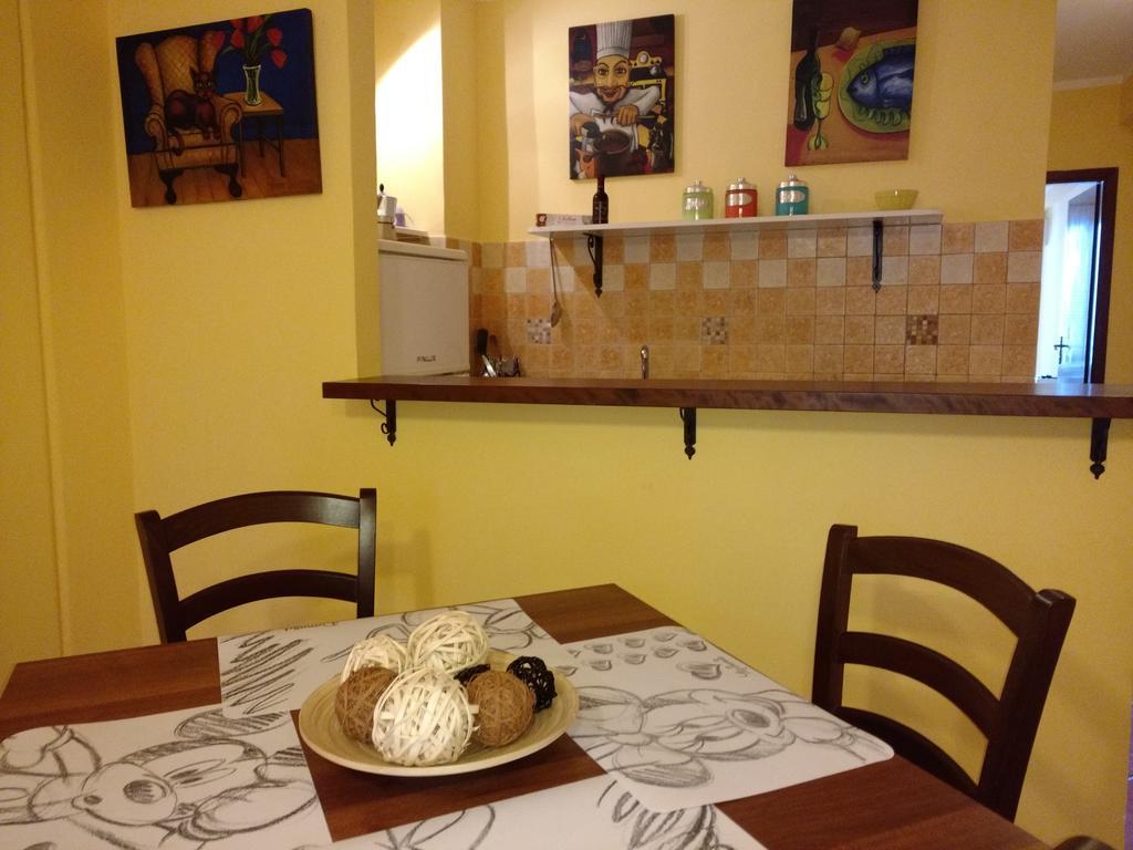 Polifemo Apartment Letojanni Bagian luar foto