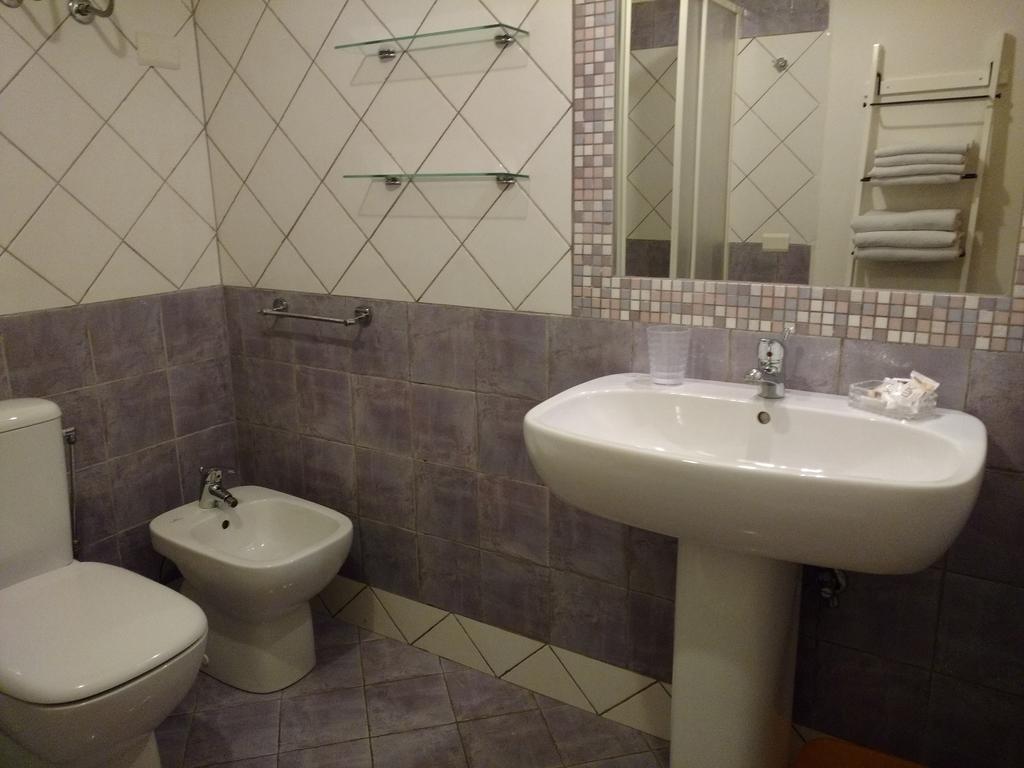 Polifemo Apartment Letojanni Bagian luar foto