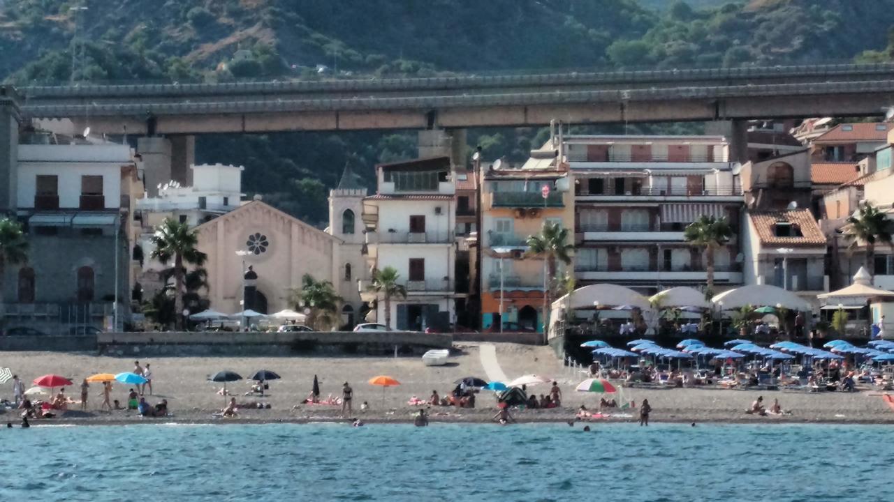 Polifemo Apartment Letojanni Bagian luar foto
